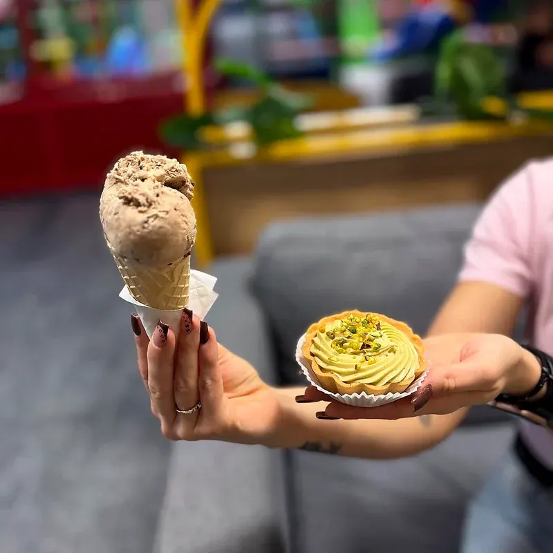Lody i słodki deser w Bambini
